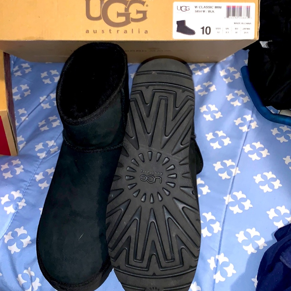 Women UGGS classic mini